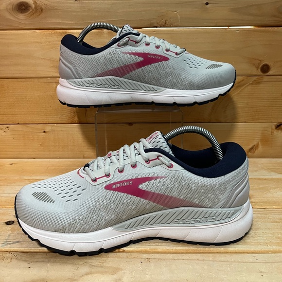 Like new Brooks Addiction GTS 15, Oyster/Peacoat/Lilac Rose Women’s size 10 2E - Picture 2 of 7